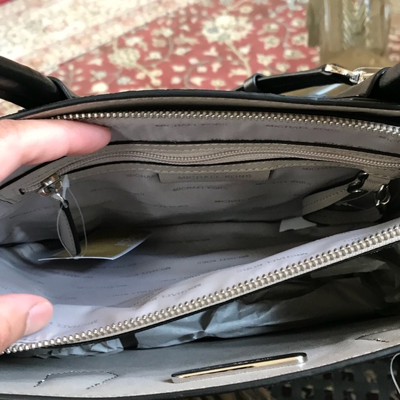 NWT Michael Kors Mercer Kors Studio handbag&wallet - Picture 4 of 8